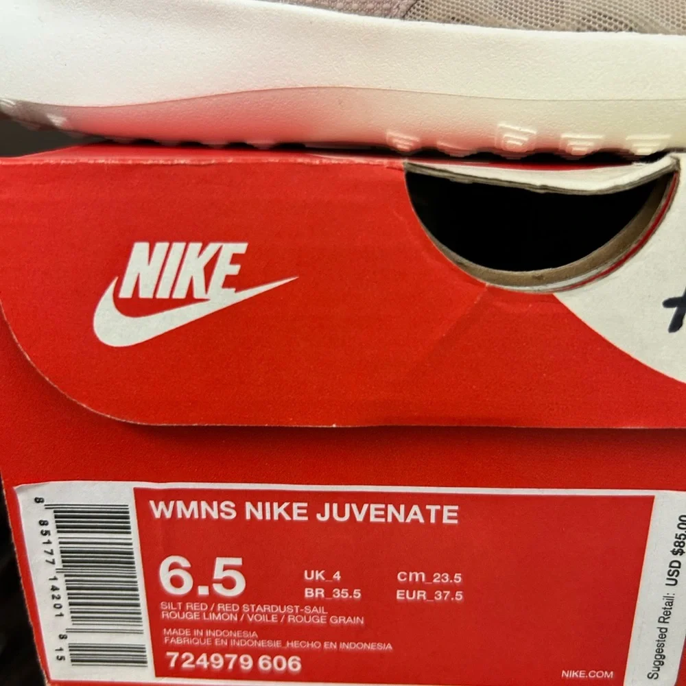 Nike Juvenate Sneakers Size 6.5 womens. NWT - Picture 2 of 4